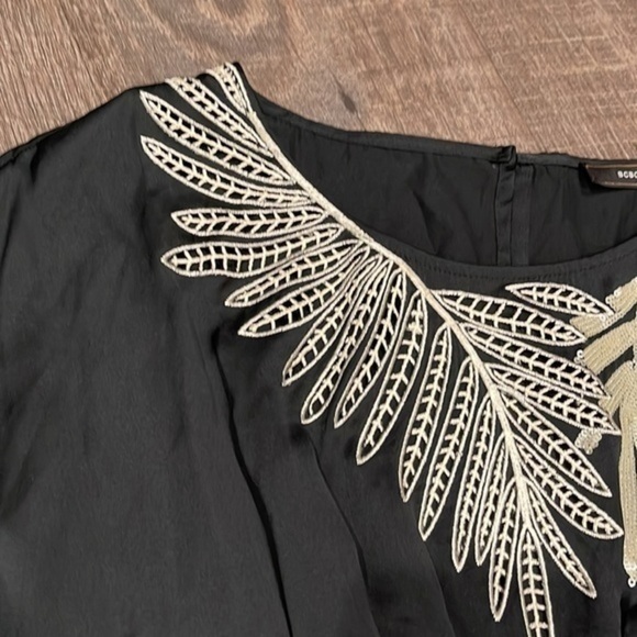 BCBG max AZARIA silk dress embroidered and sequin neck line - Picture 3 of 5